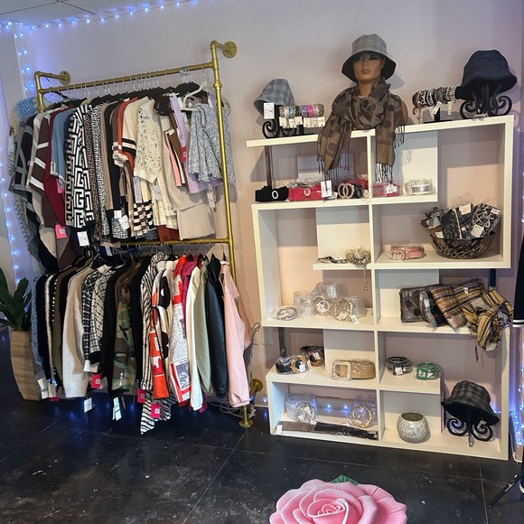 @Trene0410 IS GOING LIVE!!! 💜 LIKE FOR LIVE NOTIFICATIONS 💜 - Picture 12 of 15